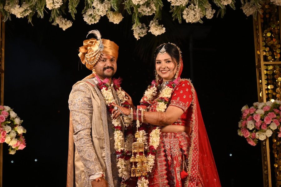 Bridal makeup and hairstyling by SB Makeovers, Prayagraj